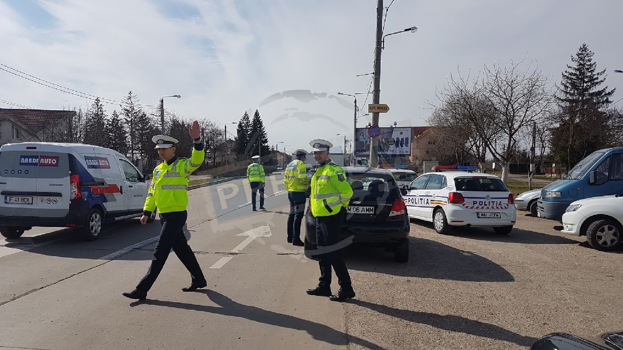 FOTO/VIDEO. Razii de amploare la intrarea în Satu Mare. Zeci de șoferi au fost trași pe dreapta