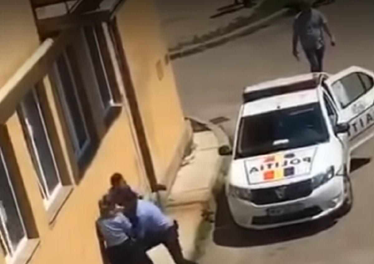 Sătmăreancă bătută într-o stație de autobuz din județ, în plină zi. Nimeni nu a intervenit să o apere