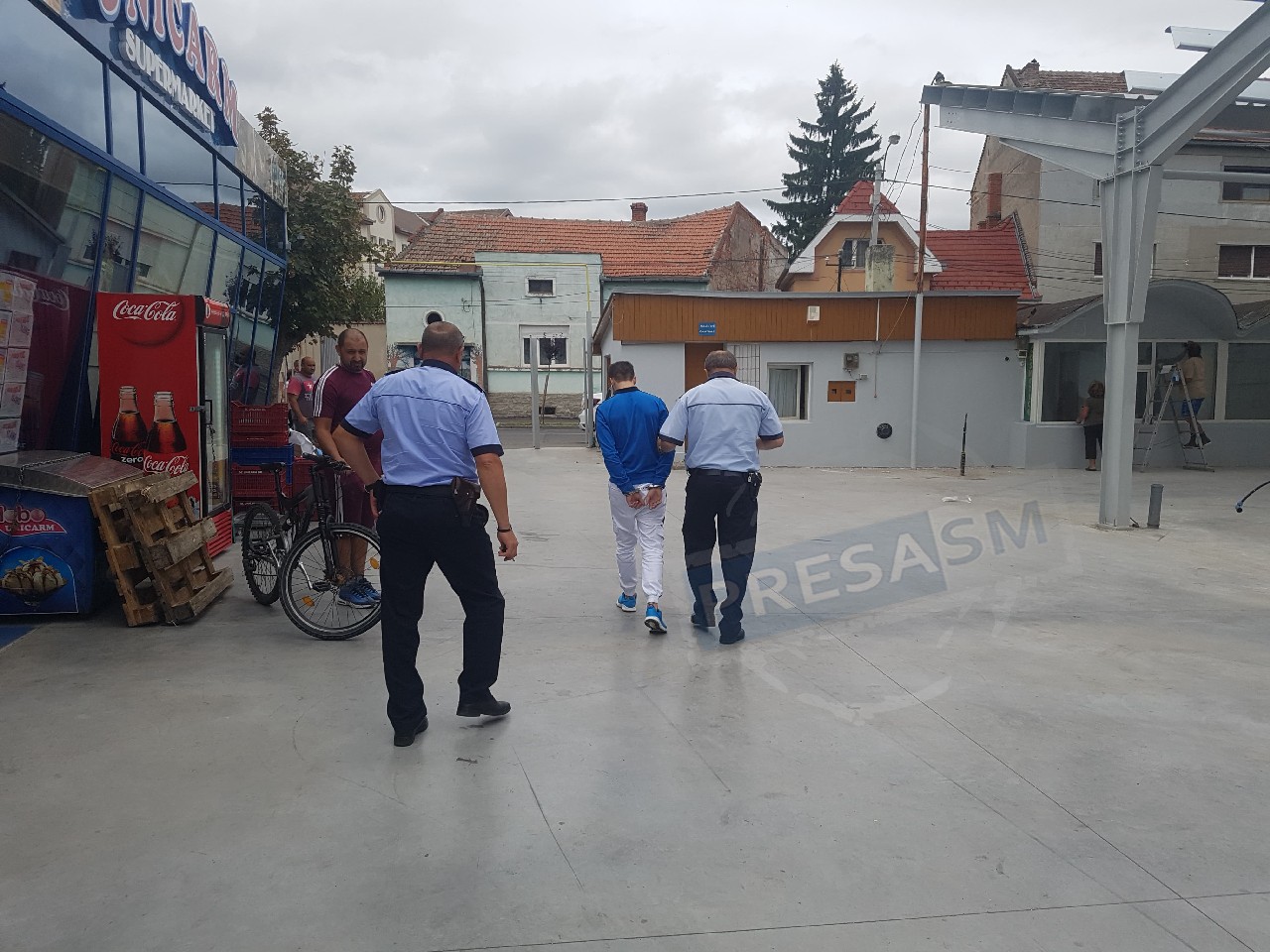 FOTO. Un jurnalist sătmărean a prins în flagrant un hoț în serie! Și l-a imobilizat