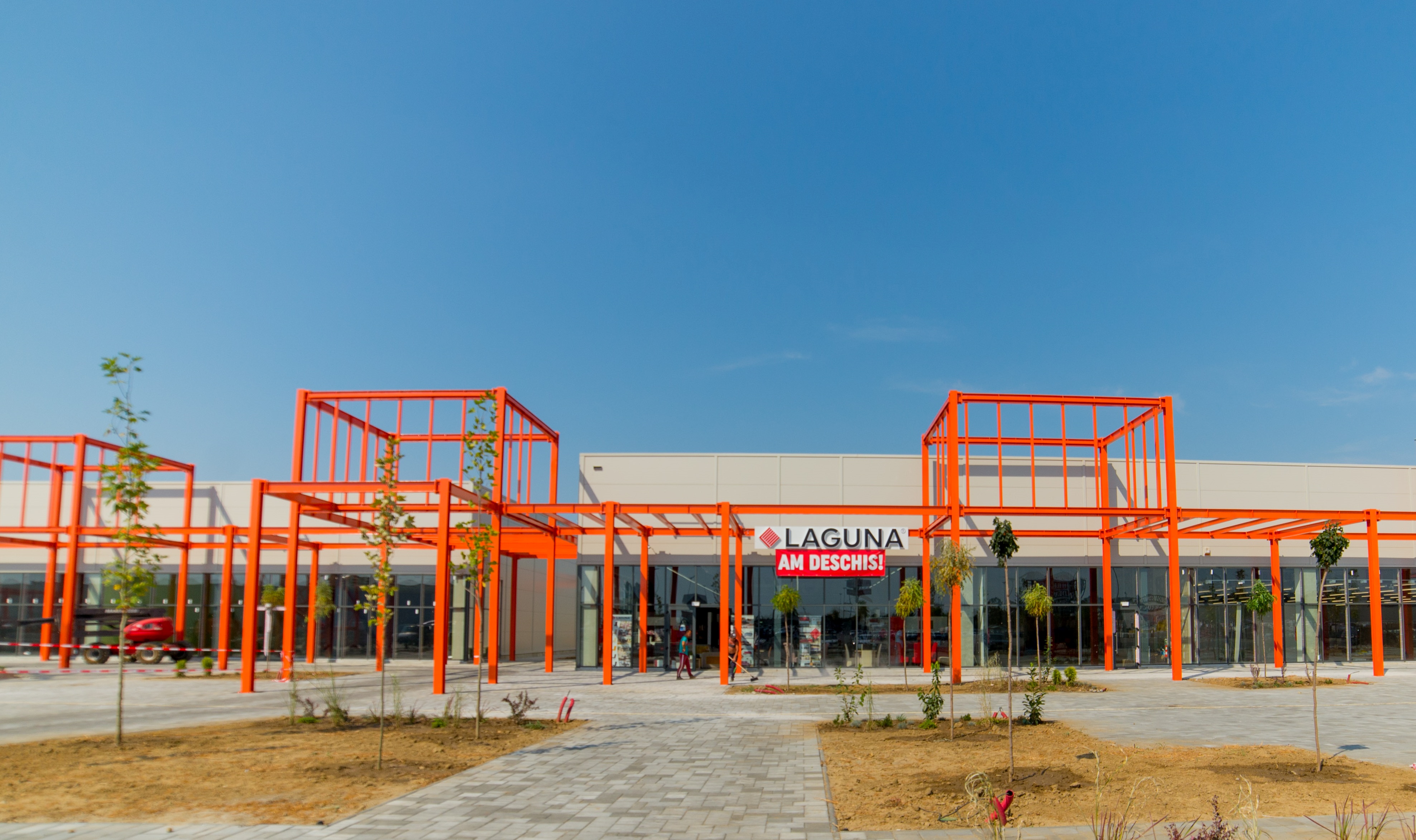 Centrele Comerciale Auchan și Aushopping au dat startul sărbătorilor de iarnă cu sute de premii!