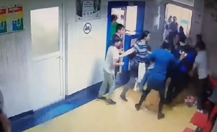 Bătaie la Urgență în Satu Mare! O doctoriță și o infirmieră lovite de un scandalagiu