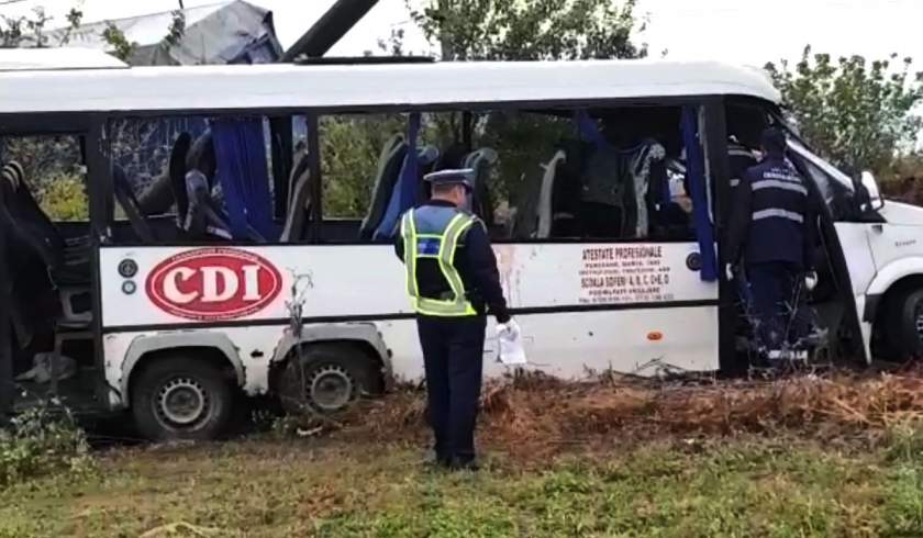 Cine sunt cei zece morți, după impactul dintre un TIR și un microbuz