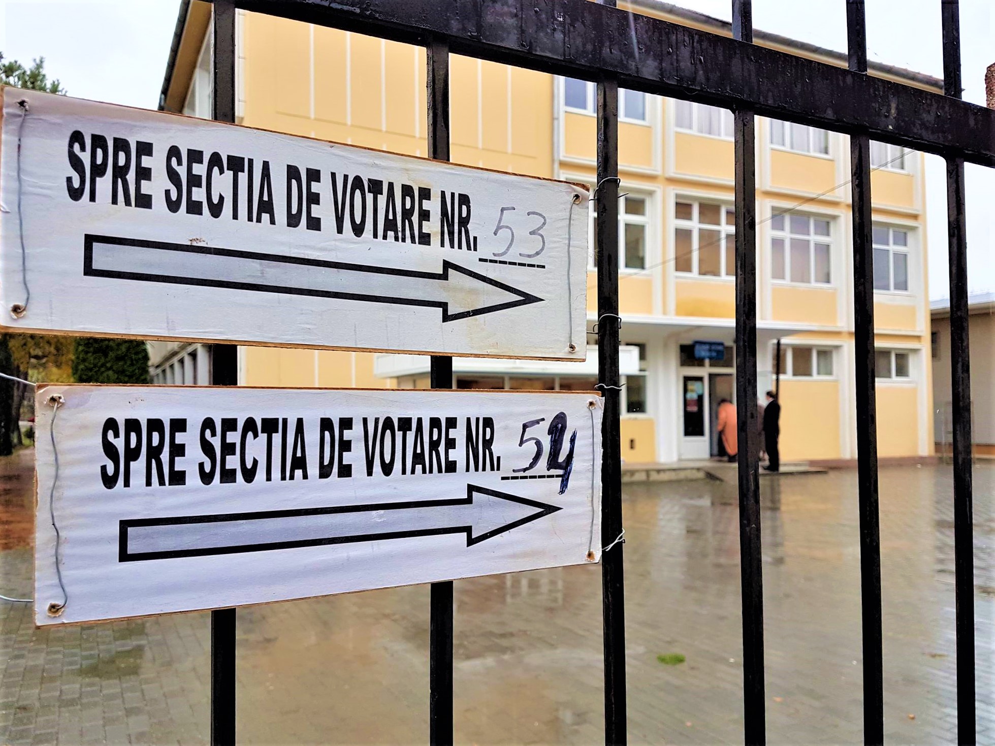 Un fost primar explică: Prezență redusă la Satu Mare sau e bai cu listele electorale?