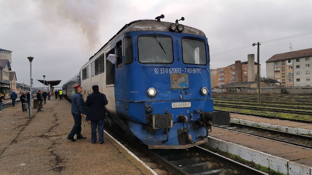Modernizare pe căile ferate și nu prea. Satu Mare - Oradea, mai rapid cu doar 9 minute decât în 1980