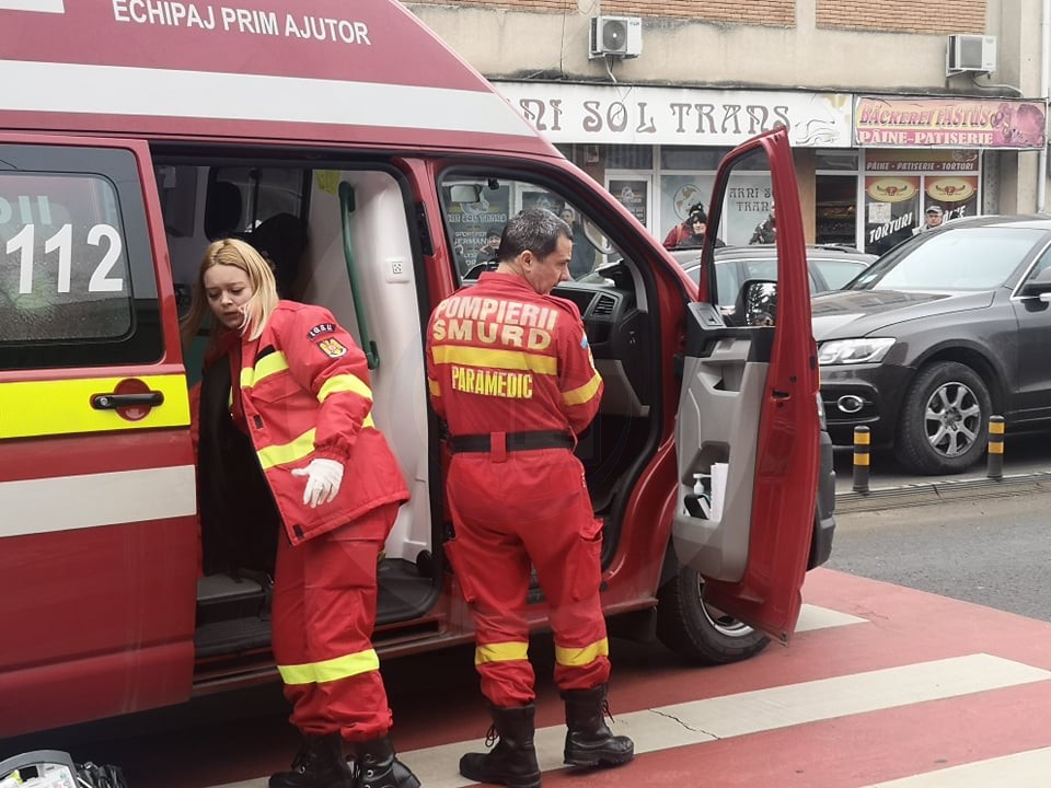 Două eleve (16 ani) lovite pe trecerea de pietoni, în municipiul Satu Mare