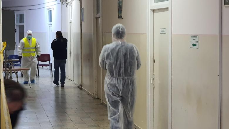 FOTO. Crimă la un spital din țară: O directoare, ucisă în cabinet chiar de soțul său