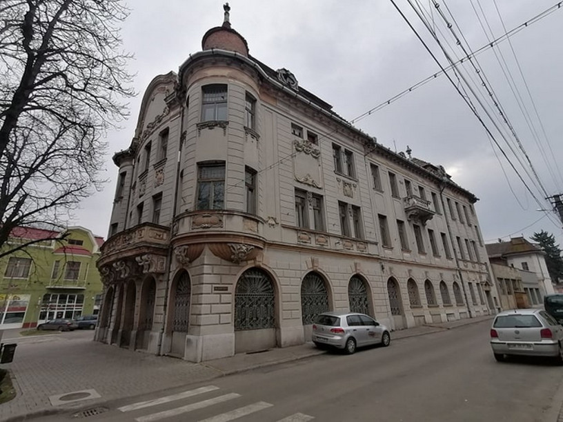 Ungaria transformă fostul sediu al Primăriei Carei într-un hotel. La fel ca și Hotelul Dacia din Satu Mare
