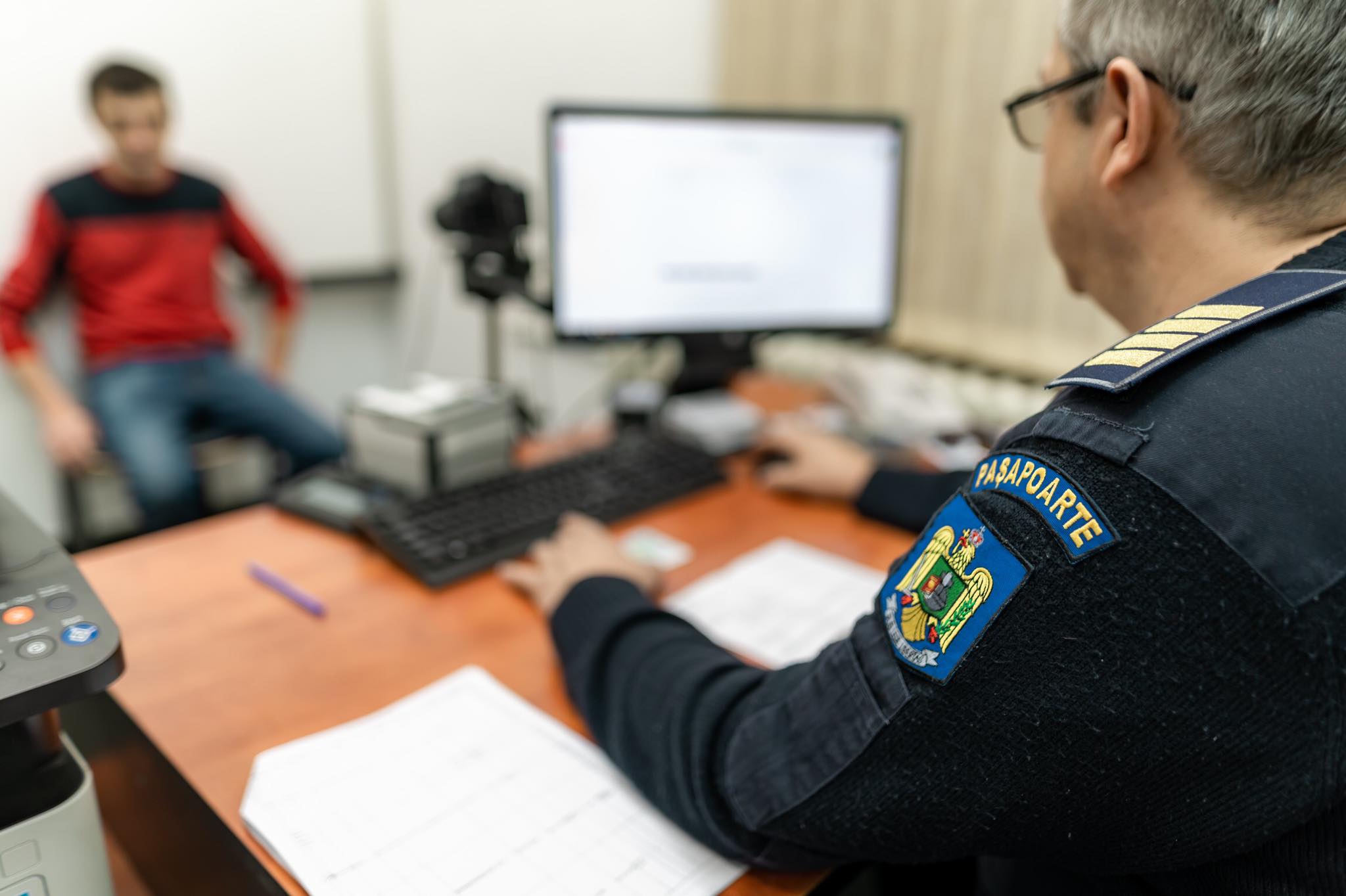 Sătmărenii vor aștepta mai mult dacă au nevoie de buletine. Nu se mai eliberează nici în regim de urgență