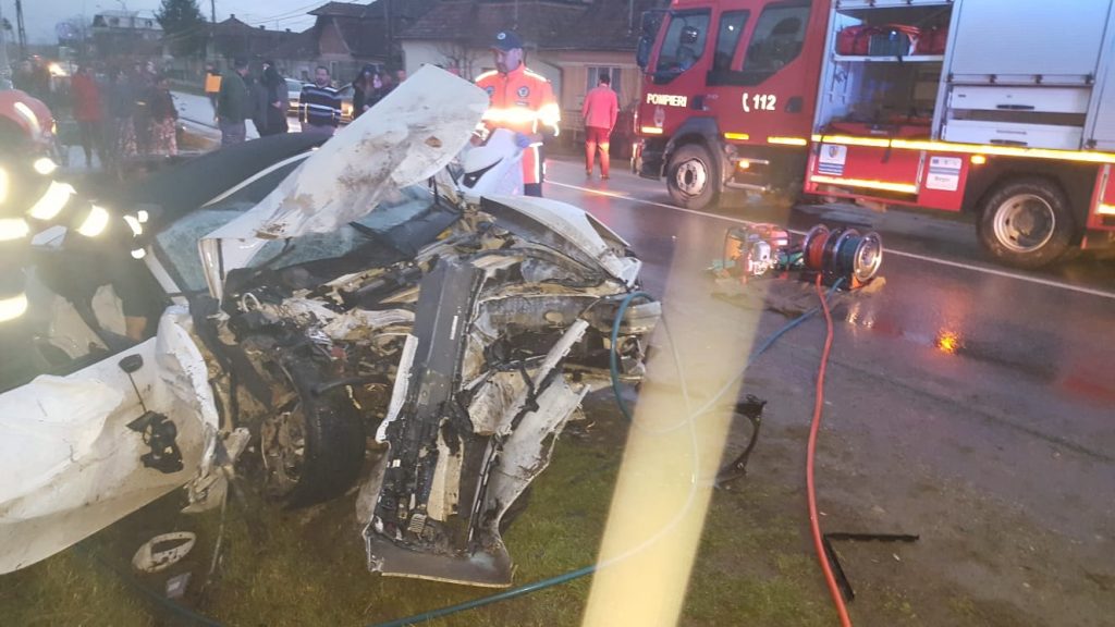 FOTOGALERIE. Sătmărean decedat. Impact teribil între un Porsche și un VW Touareg
