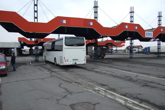 Alertă în Bihor. Un autocar venit din zona roșie a trecut de frontieră și a ajuns până în Oradea