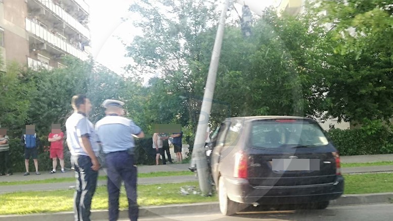 Jól berúgott és kiddöntött egy villanyoszlopot
