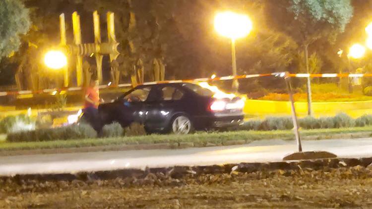 FOTO. Drift ratat la Carei. A ajuns cu BMW-ul direct pe spațiul verde