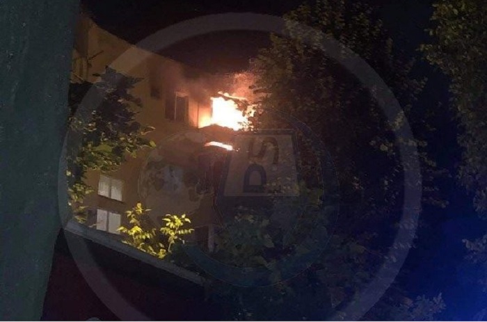 FOTO/VIDEO. Pompierii au stabilit cauza incendiului din Cartierul Micro 16. Proprietarul, la Urgență
