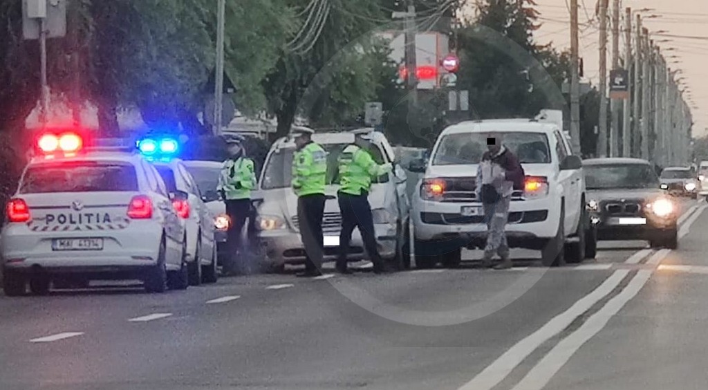 FOTO. Három autó ütközött, de gyalogost is gázoltak
