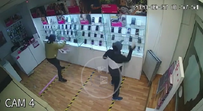 FOTO/VIDEO. Autorului mega-furtului de telefoane de pe Drumul Careiului, prins de polițiști