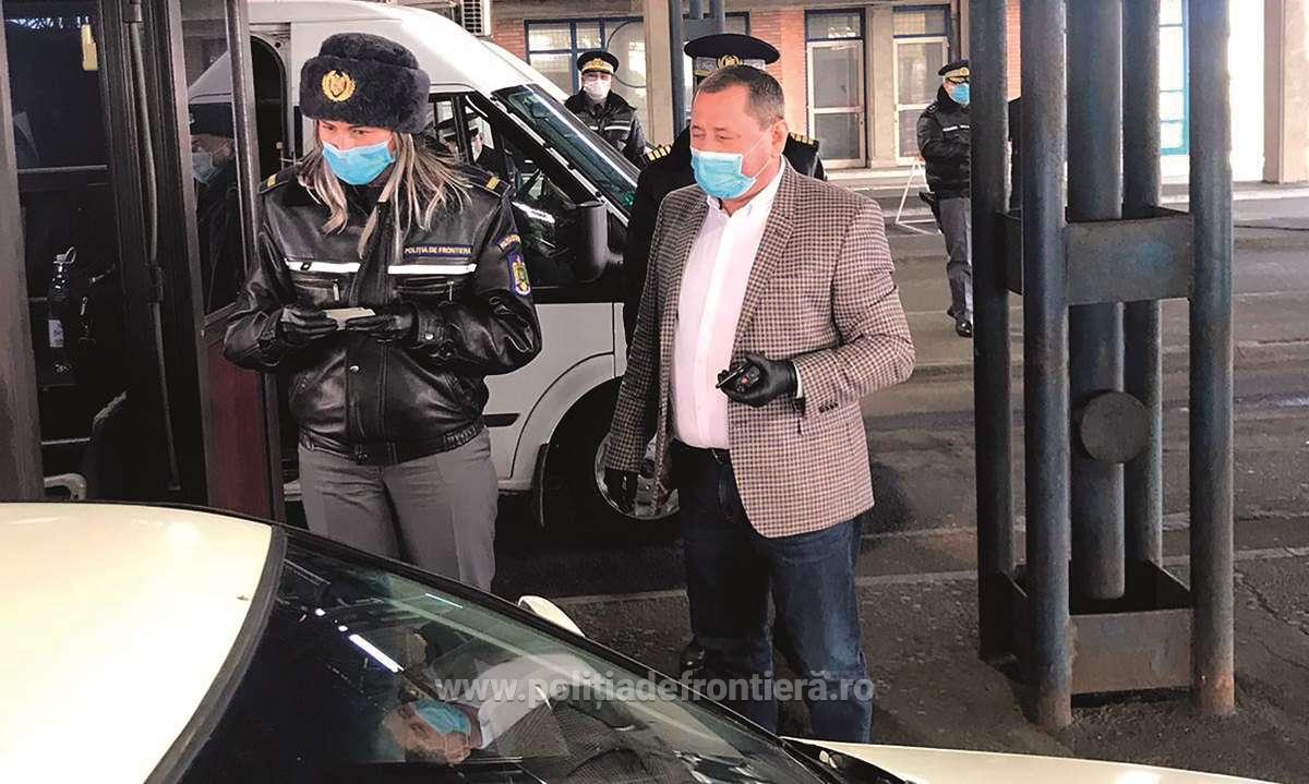 Se reîntorceau în țară, dar au ajuns direct după gratii. Își vor petrece sărbătorile în pușcărie