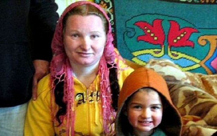 FOTO. Cea mai tânără bunică din lume, la 23 de ani, este din România