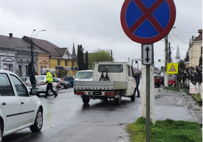 VIDEO. Un sătmărean a dat cu duba peste o femeie, pe trecerea de pietoni