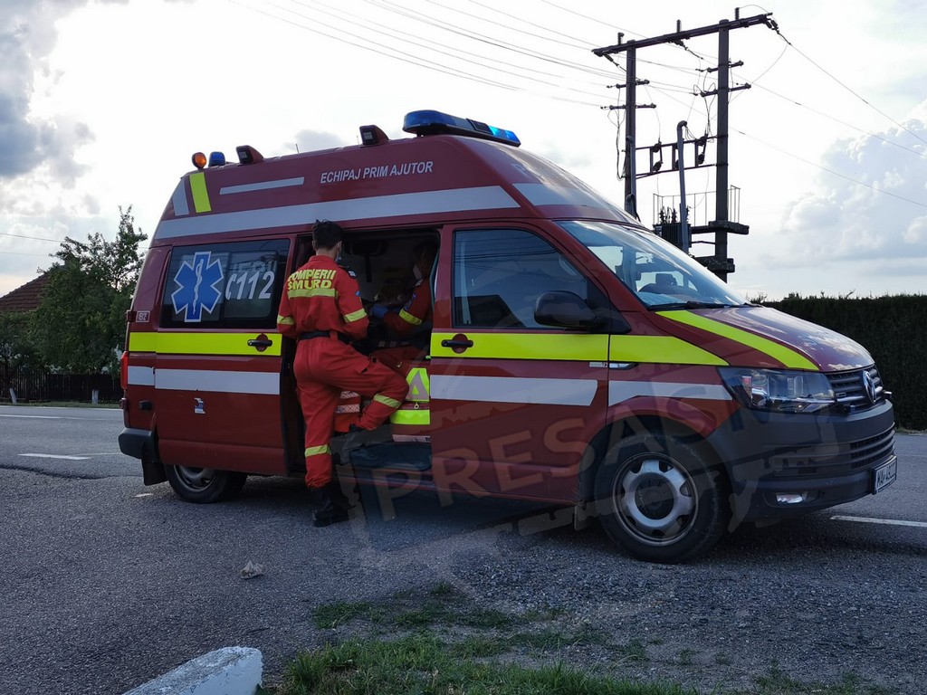 Accident în județul Satu Mare. Protagoniste: două șoferițe, una a ajuns la Urgență