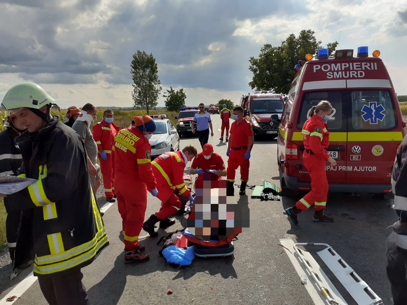 Accident grav, cu victimă inconștientă încarcerată, în județul Satu Mare