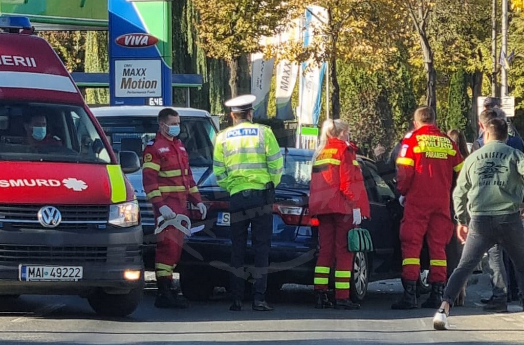 Accident în lanț în Satu Mare. O femeie a fost rănită