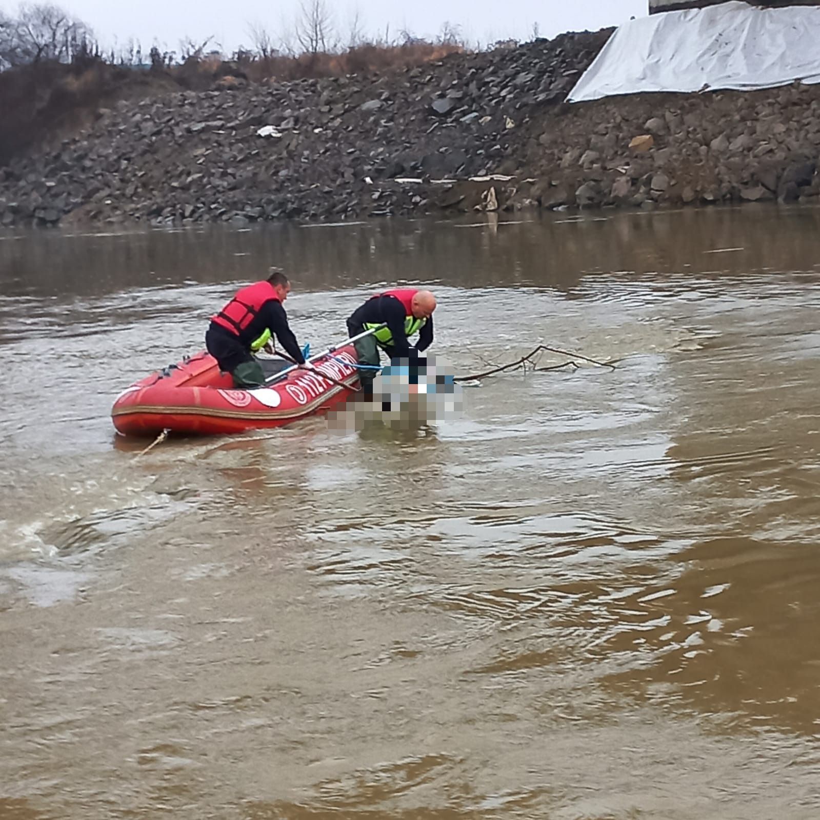 FOTO. Femeie înecată în apele Someșului, in municipiul Satu Mare. Poliția a deschis o anchetă