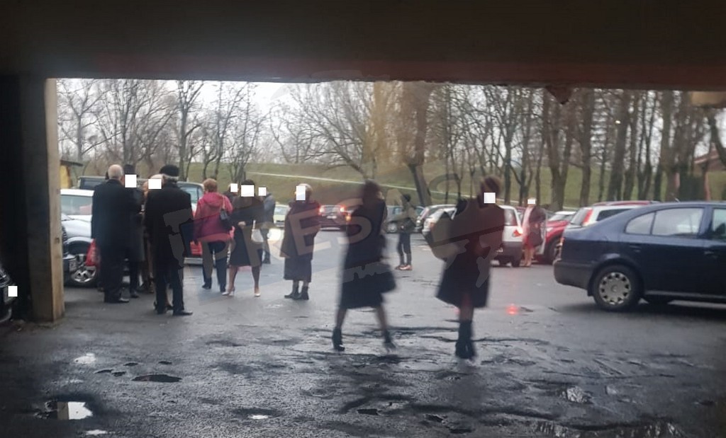 FOTO. S-a lăsat cu amenzi după Revelionul pensionarilor din Satu Mare. Alții au petrecut liniștiți