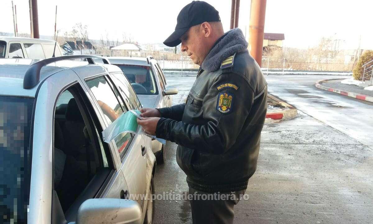 S-a prezentat în Vama Petea cu un document ”xeroxat”. Polițiștii au zâmbit și l-au ”premiat”