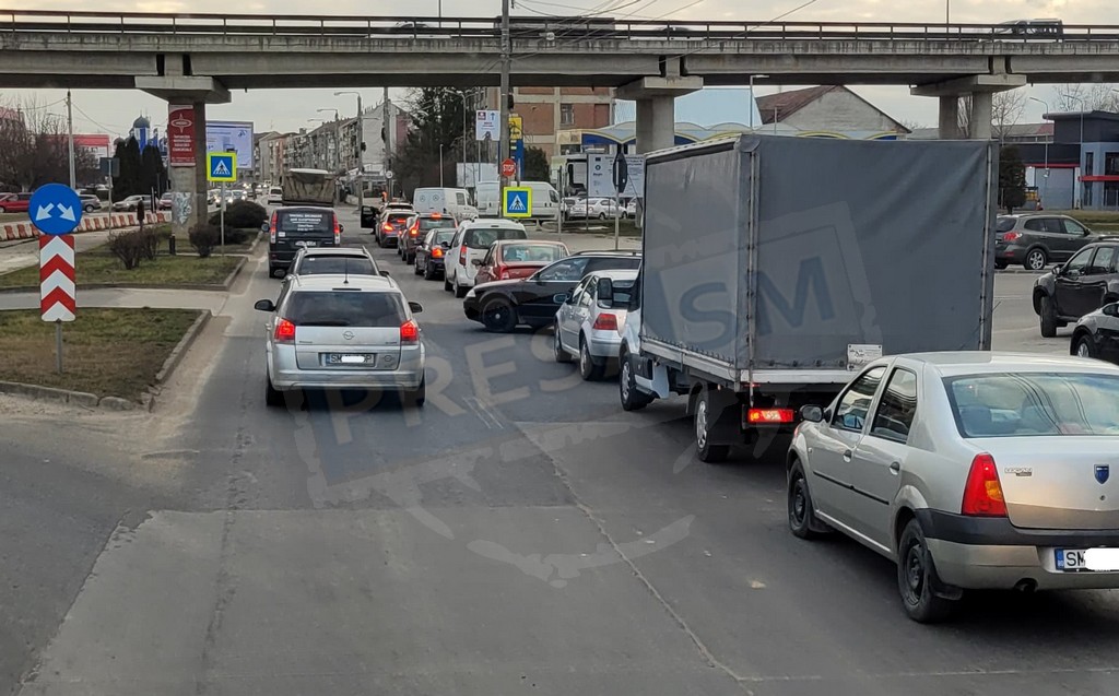 STUDIU. De ce este traficul rutier sufocat de mașini în municipiul Satu Mare