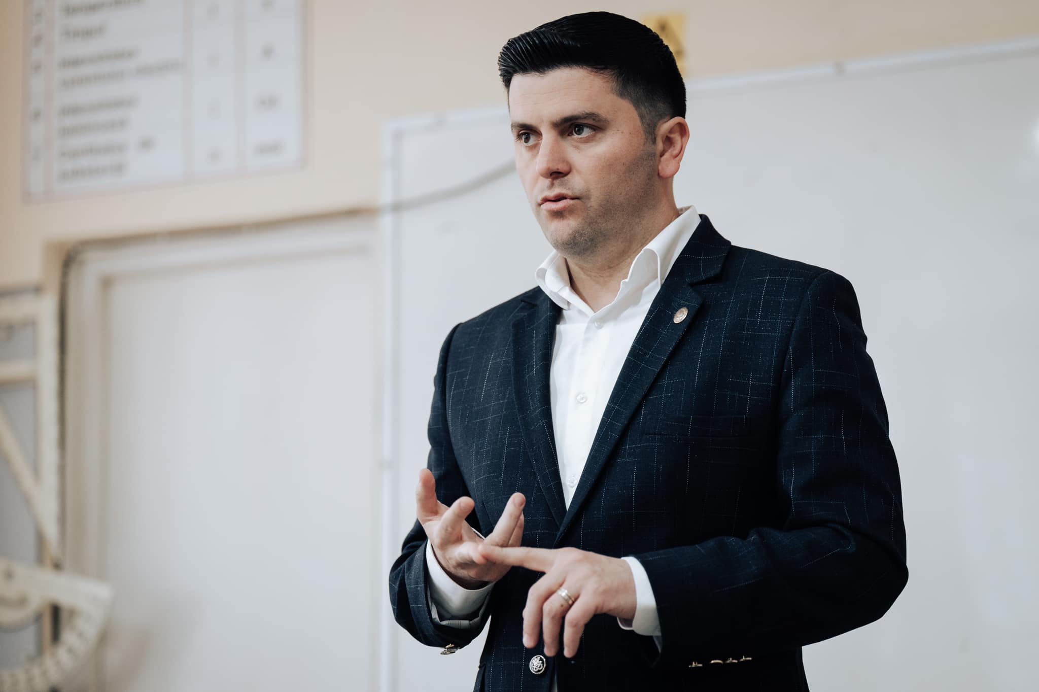 Deputatul PNL Adrian Cozma cere măsuri urgente pentru prevenirea febrei aftoase în România