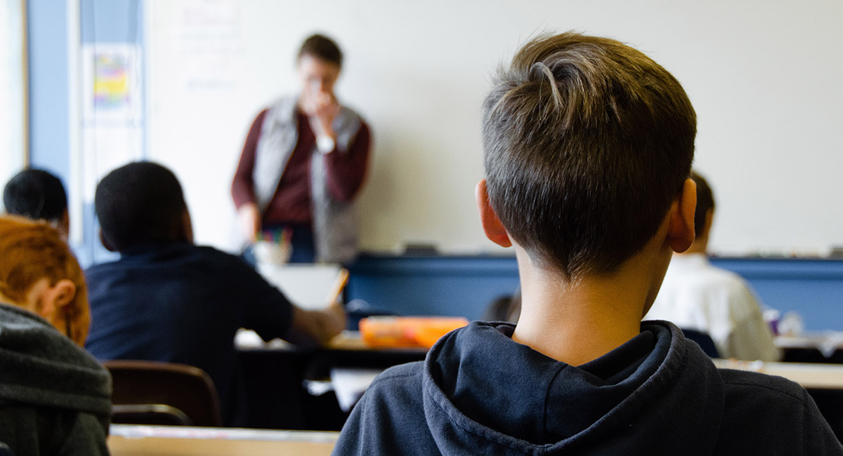 Profesorii care dau meditații elevilor, vânați de ANAF. Dascălii, obligați să-și declare veniturile și să aibă casă de marcat