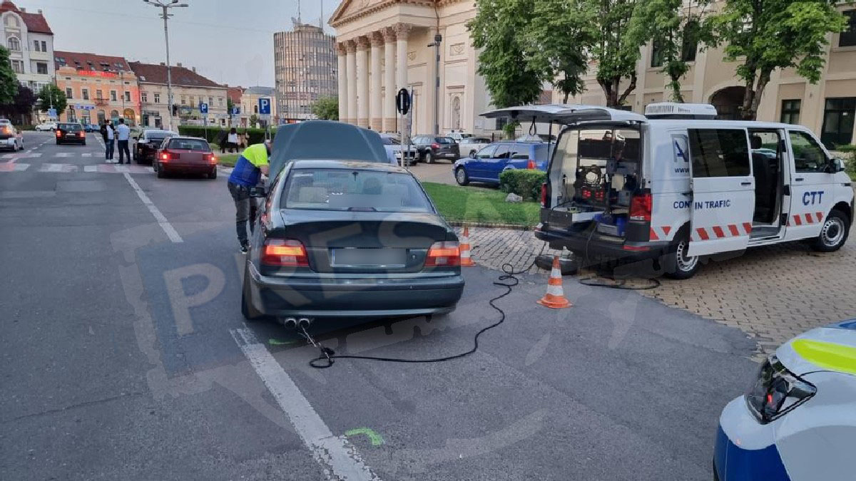 FOTO. Zeci de șoferi lăsați fără certificate după acțiunea ”anti-tuning” din centrul Sătmarului