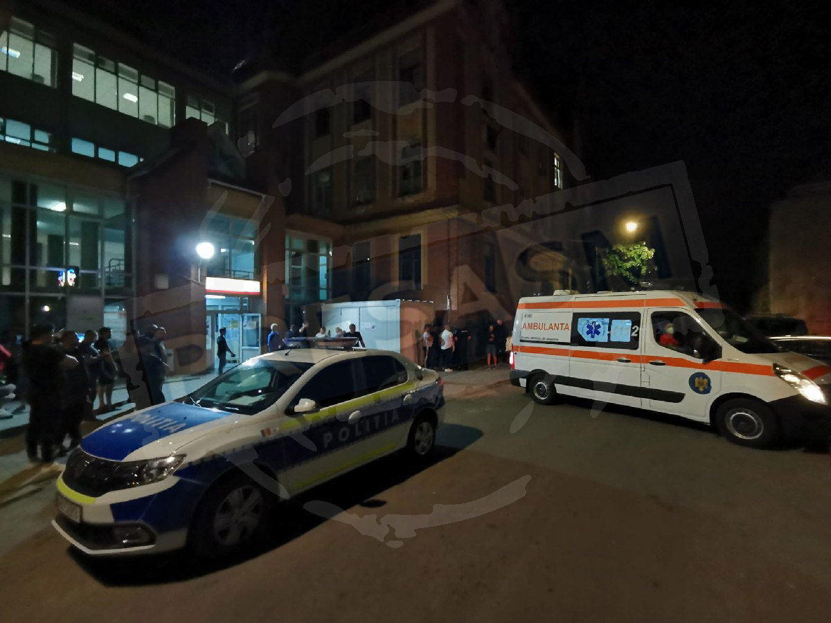 Tâlhărie lângă Spitalul Județean Satu Mare. Bărbat agresat, lăsat inconștient