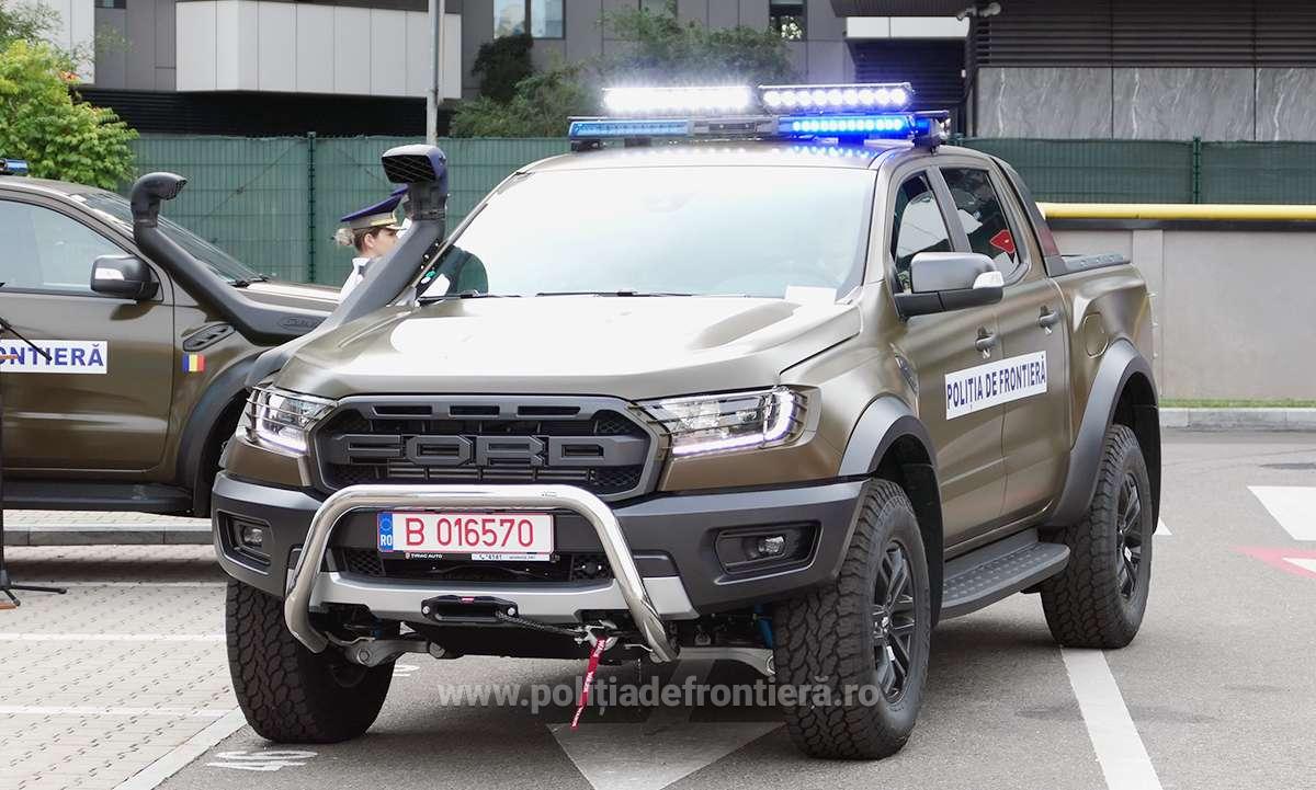 FOTOGALERIE. Noi autospeciale pentru frontieriștii sătmăreni. Au și snorkel pentru zonele inundate