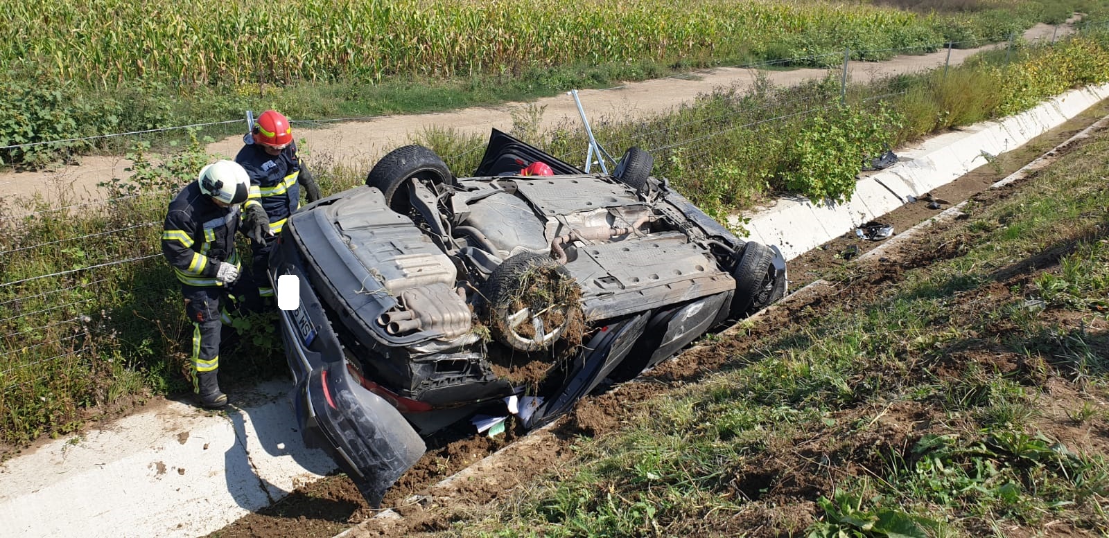 Gelozie, alcool și droguri! Doi soți din Satu Mare au ajuns cu mașina în șanț