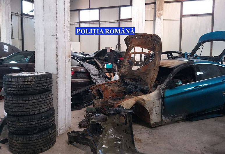 Patroanele unor ateliere de dezmembrări din Satu Mare, cercetate penal. Descinderi ale polițiștilor