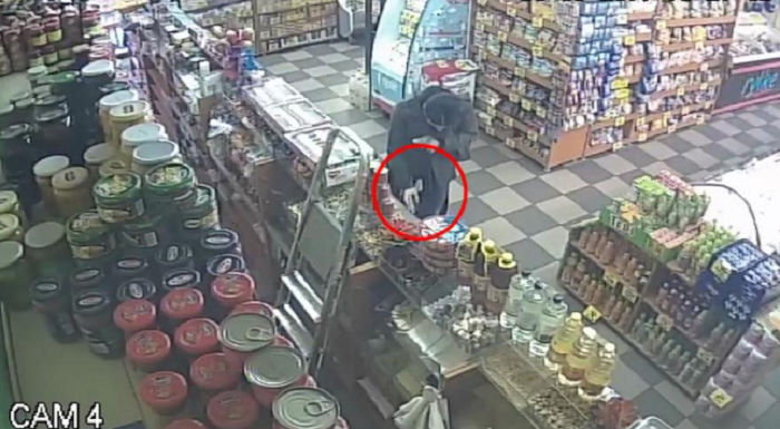 RECORD. Un individ a furat de cinci ori, într-o lună, din același magazin din Satu Mare