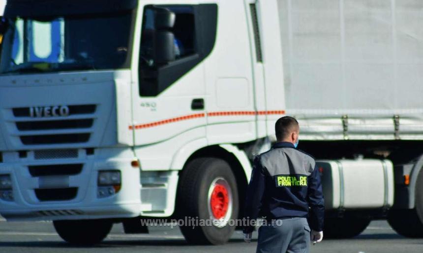 A vrut să iasă din țară cu automarfarul. Frontieriștii sătmăreni l-au trimis fără camion înapoi în Polonia