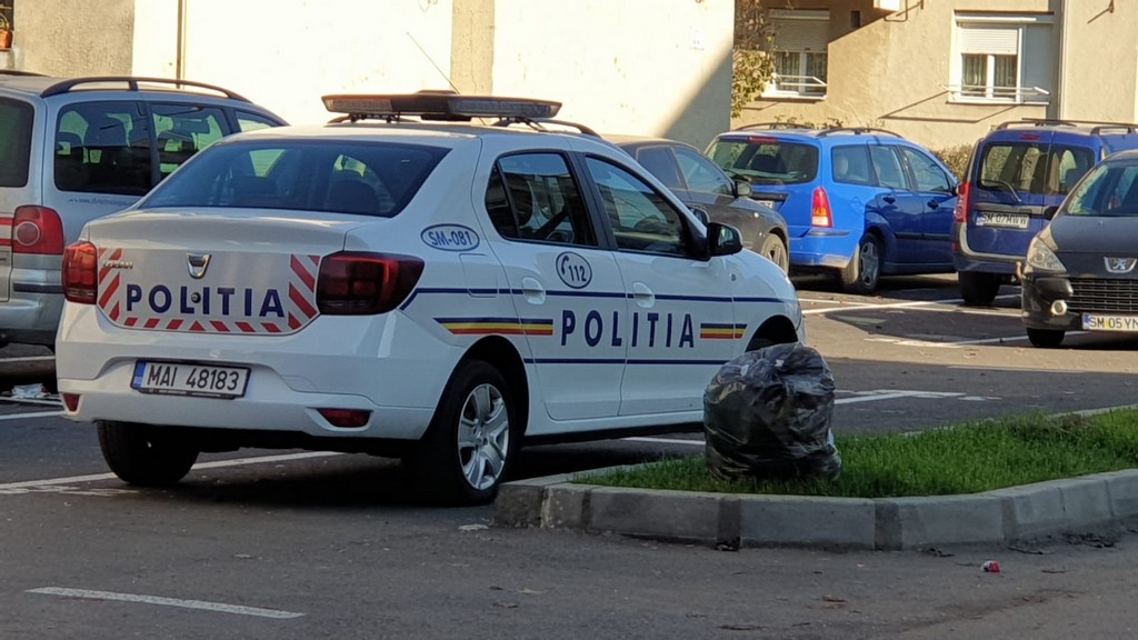 Un sătmărean s-a plâns de copiii gălăgioși din fața blocului. A fost pălmuit de tatăl unuia dintre puștani