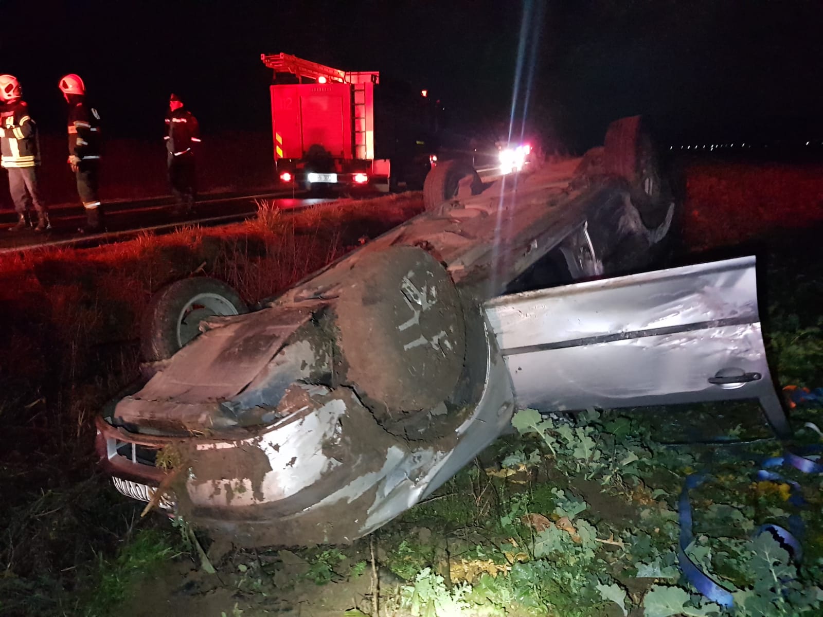 FOTO. A venit ”nota de plată” în cazul sătmăreanului beat care s-a răsturnat cu mașina în șanț