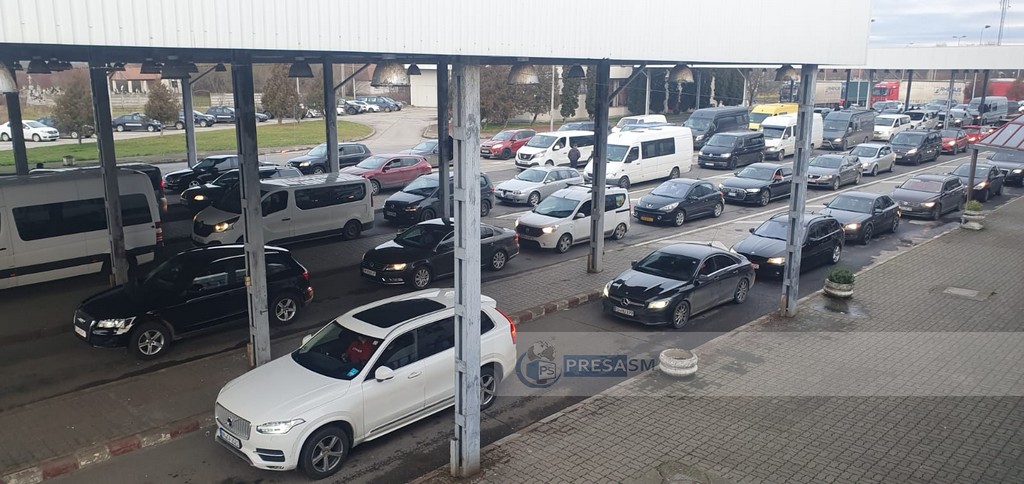 Tânăr violent încătușat în Vama Petea. Chiar la revenirea în România