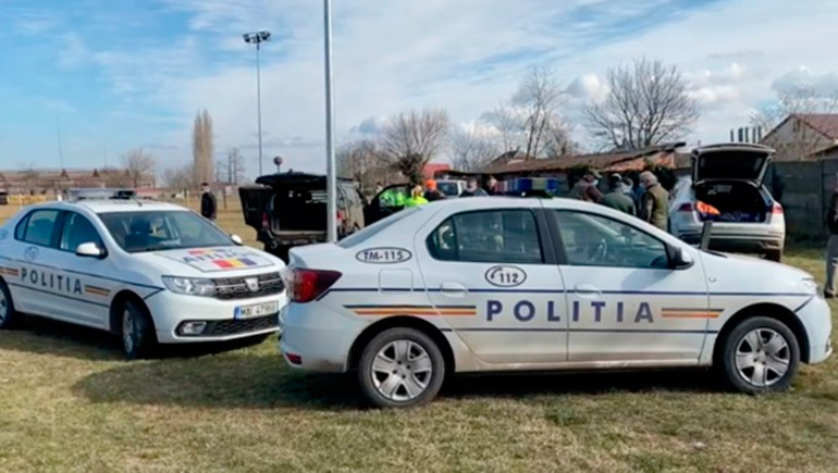 Sătmăreancă, cu copilul în brațe, bătută pe stradă cu pumnii și cu picioarele