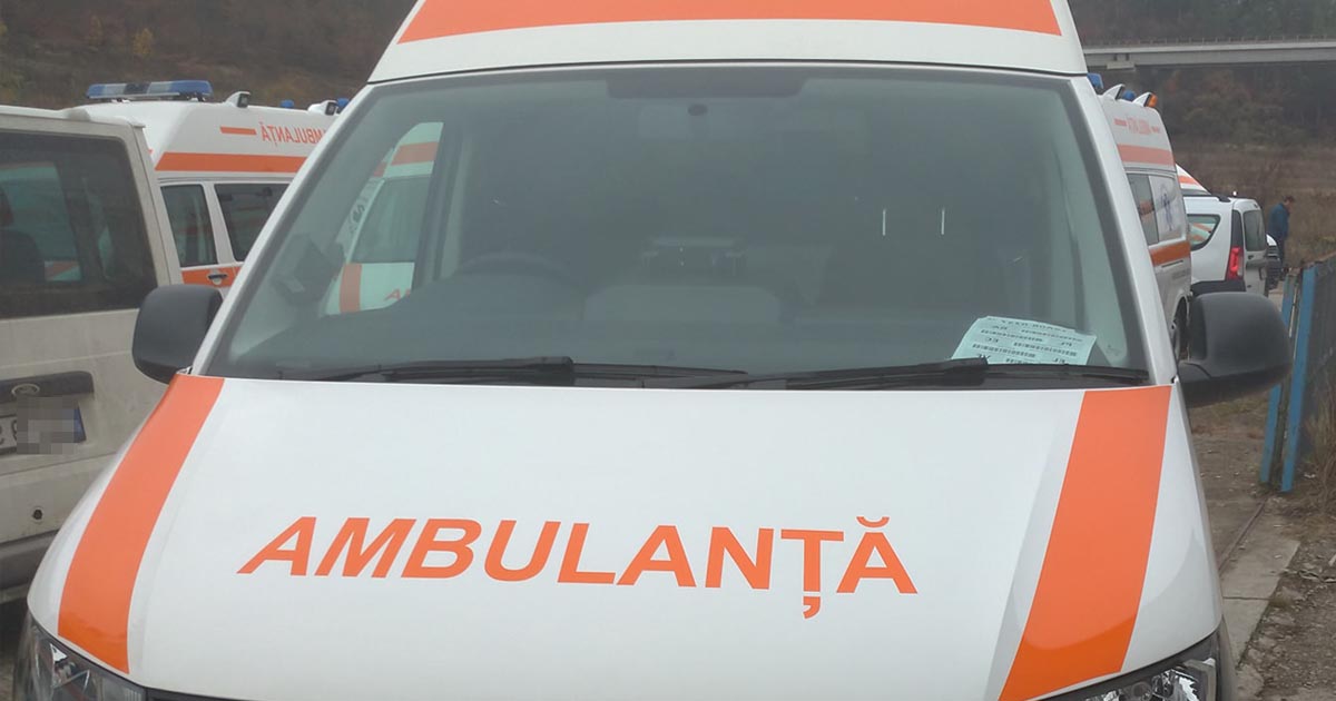 Ambulanțierii sătmăreni, solicitați la foc continuu în zilele de Crăciun