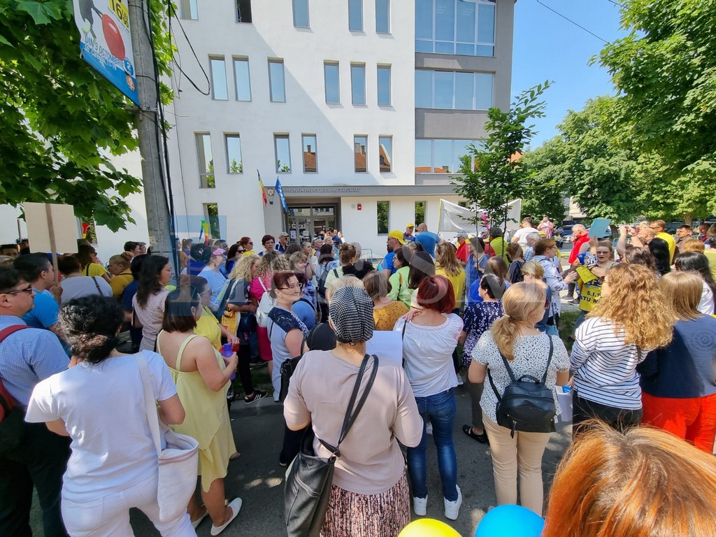 Protest în municipiul Satu Mare. Patru școli ies astăzi în stradă. Vor picheta Inspectoratul Școlar și Primăria