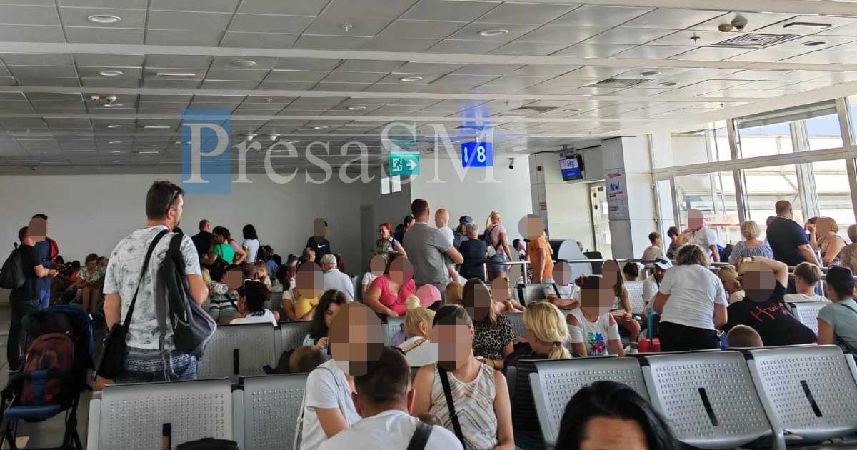 FOTO. Sute de turiști din Satu Mare, blocați în aeroporturi. Explicațiile specialiștilor