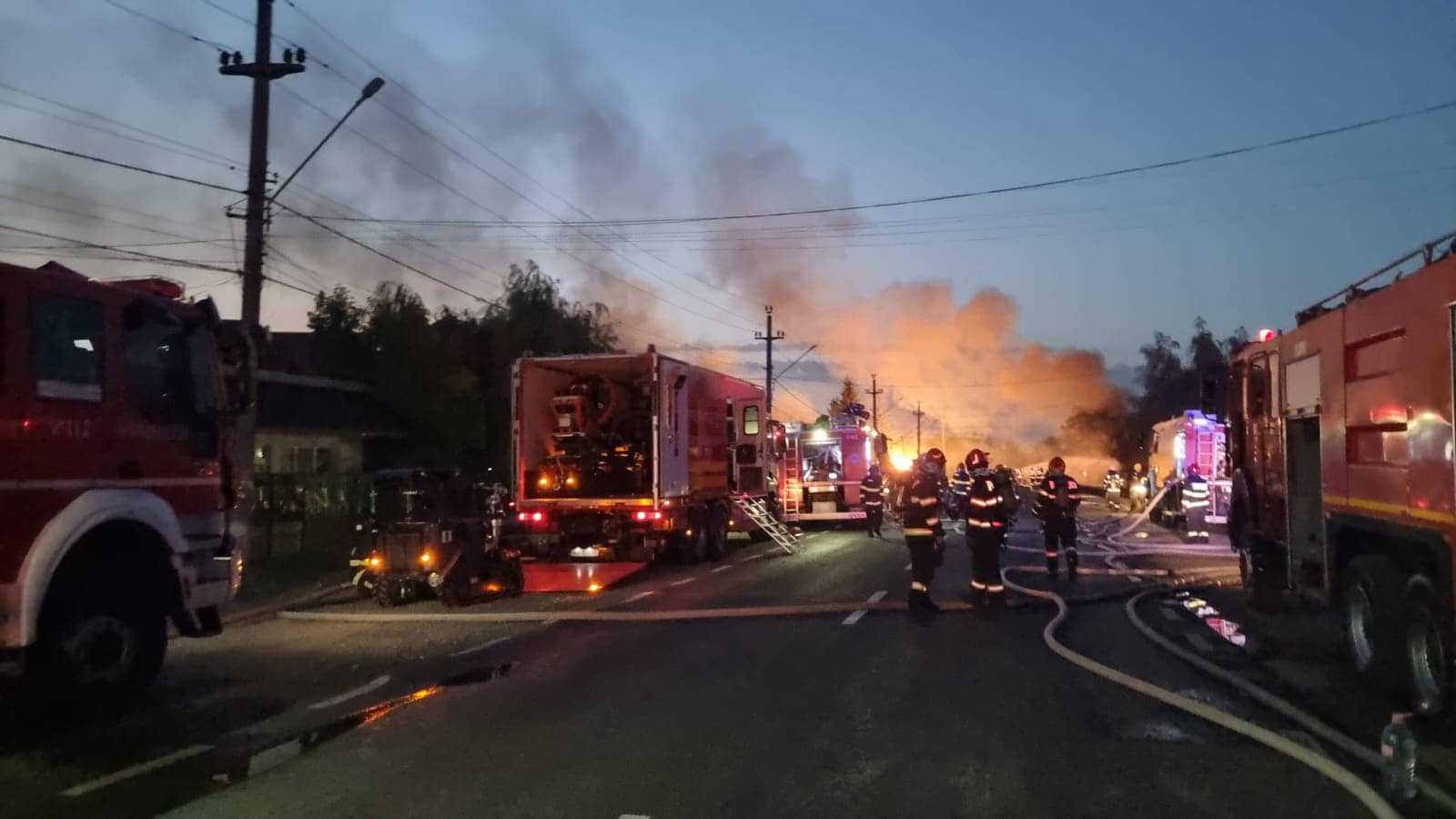 Un nou bilanț al tragediei de la Crevedia. Încă o persoană a murit. Opt case au ars, alte 11 afectate