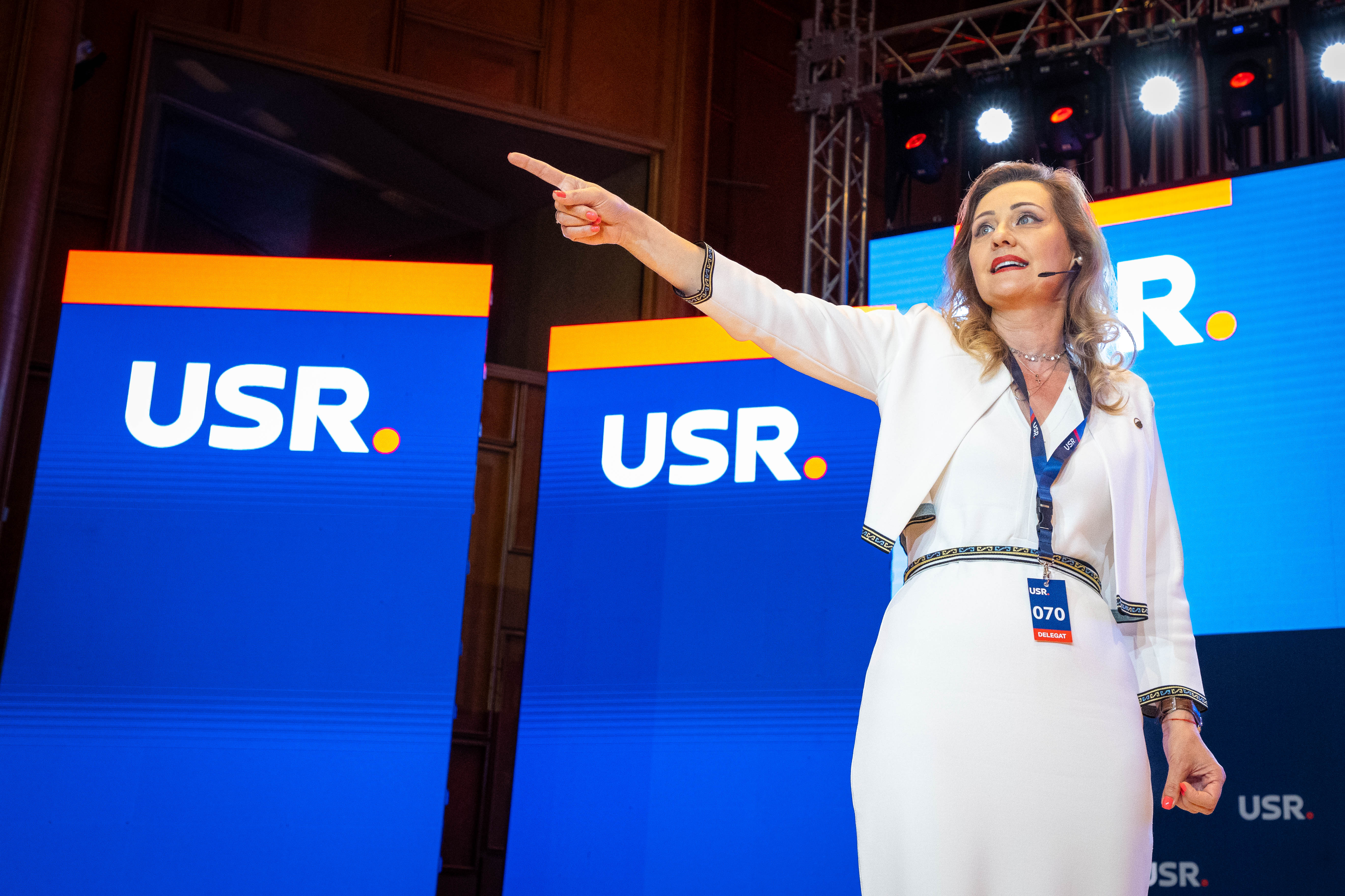 Presedinta USR, Elena Lasconi: Așa arată democrația - suntem politicieni deschiși la dialog, în căutarea celor mai bune soluții pentru români