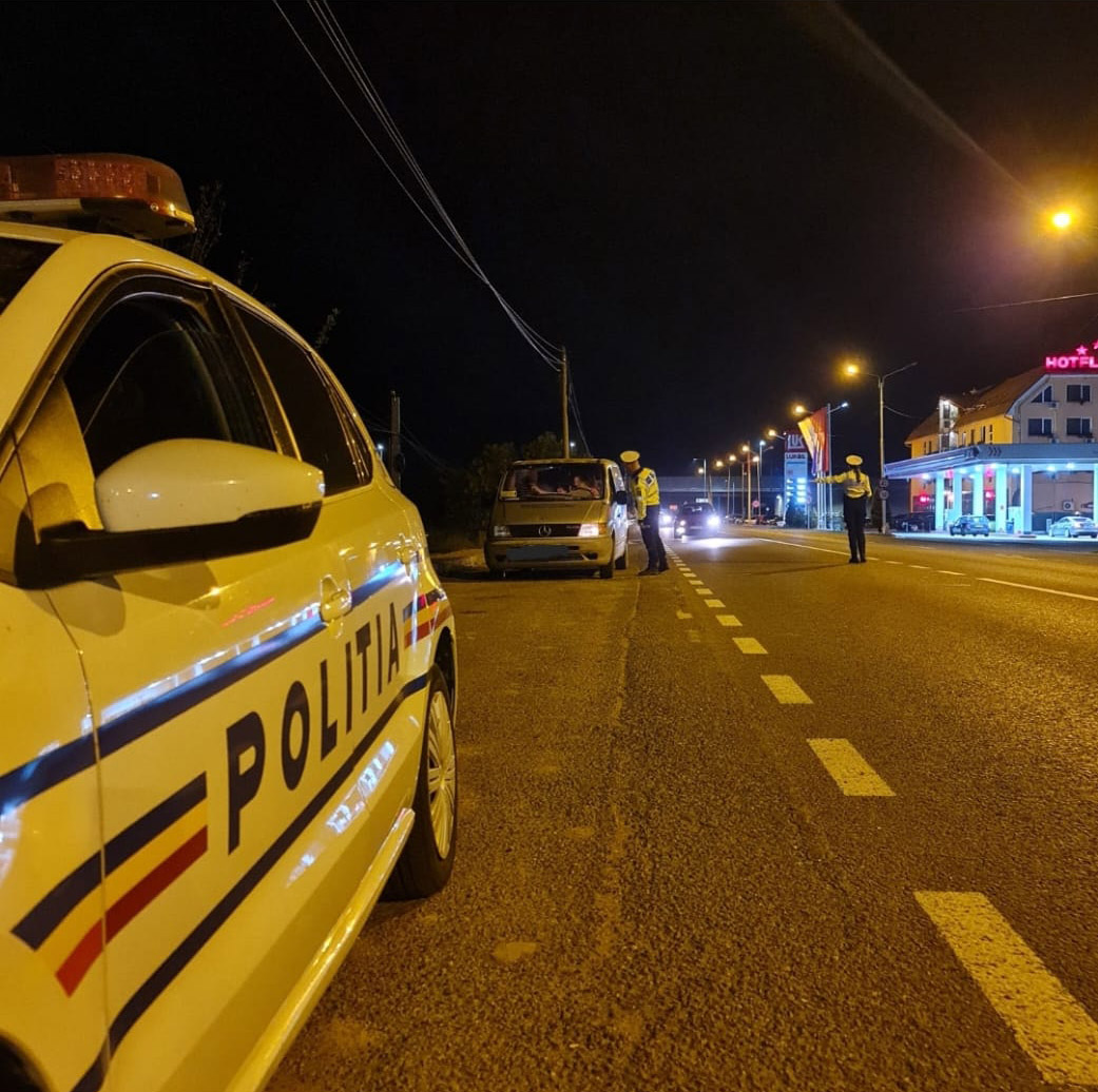 SATU MARE. Și-a ”ajutat” bunicul la șofat, iar nepotul minor s-a ales cu dosar penal