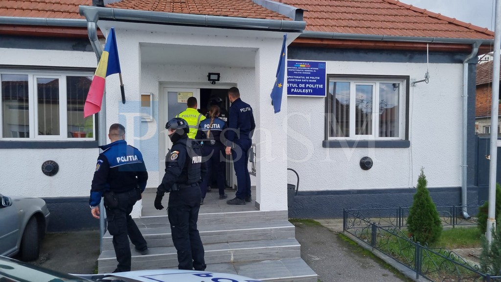 Familie din Satu Mare, atacată în propria casă de patru indivizi. Mascații i-au salvat