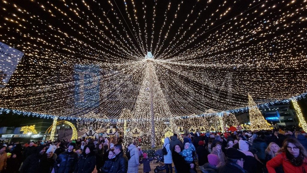Când pornește iluminatul festiv la Satu Mare. Cântece de Crăciun și spectacol în centrul orașului
